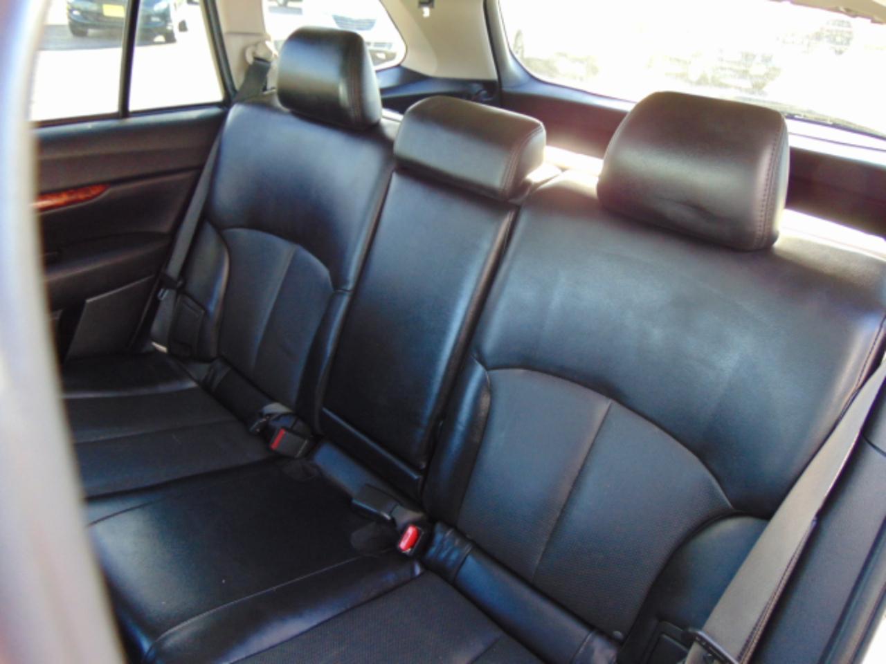 Subaru Outback 2.5i Limited 2012