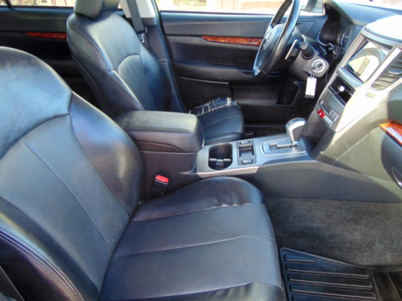 Subaru Outback 2.5i Limited 2012