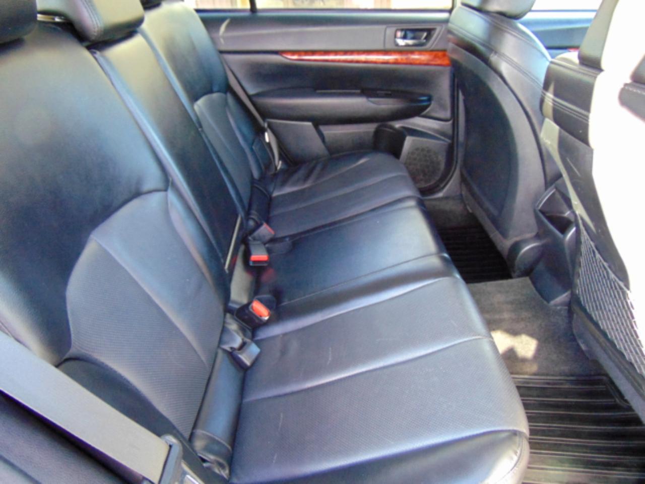 Subaru Outback 2.5i Limited 2012