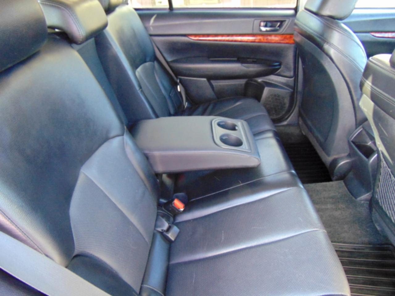 Subaru Outback 2.5i Limited 2012