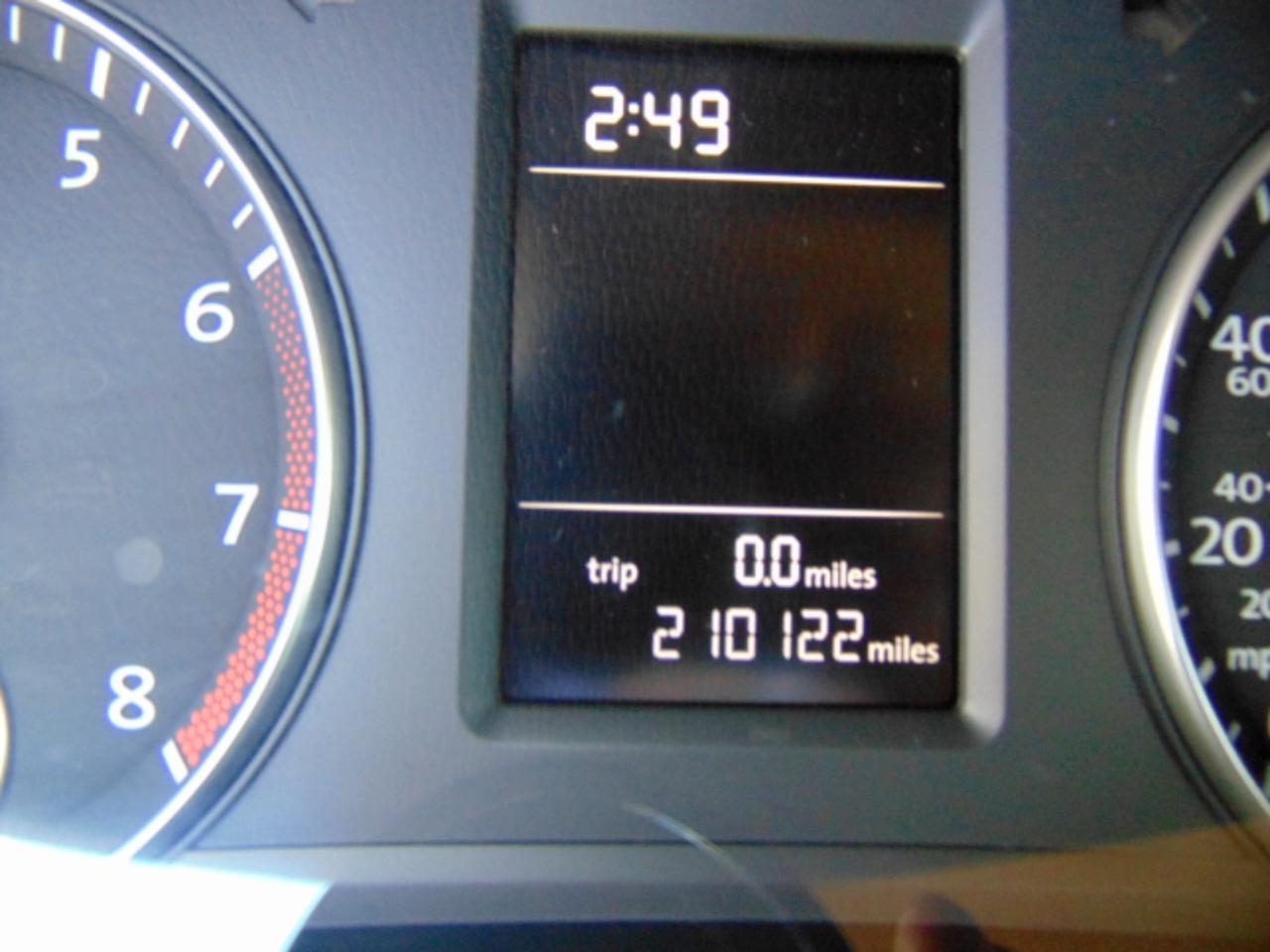 Volkswagen Passat 4dr Sdn 1.8T Auto Wolfsburg Ed 2015