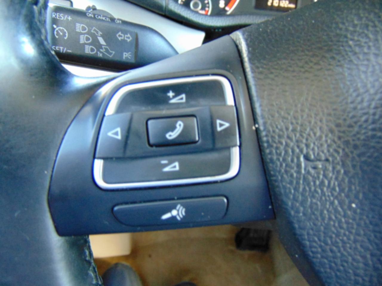 Volkswagen Passat 4dr Sdn 1.8T Auto Wolfsburg Ed 2015