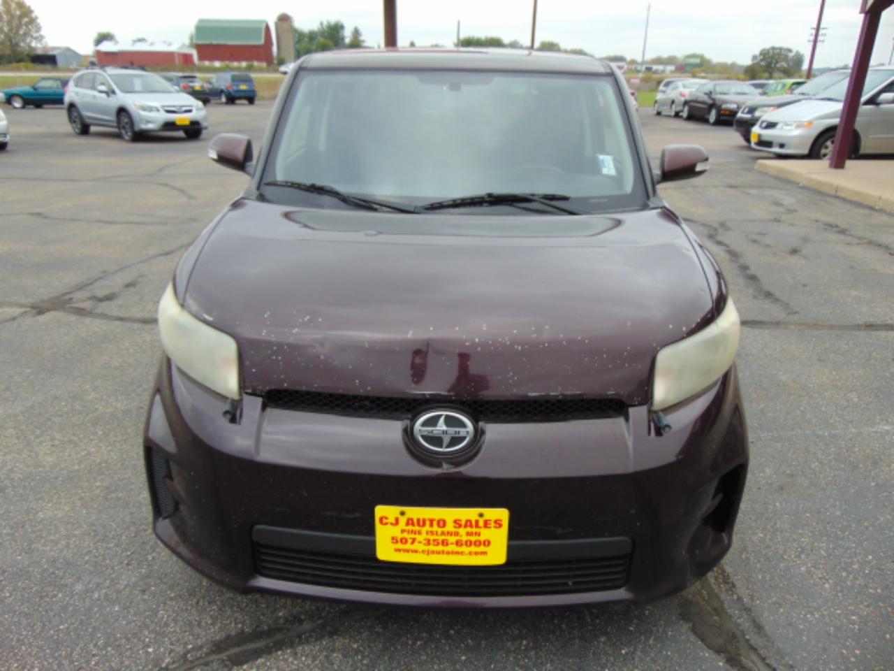 Scion xB 5-Door Wagon 5-Spd MT 2011