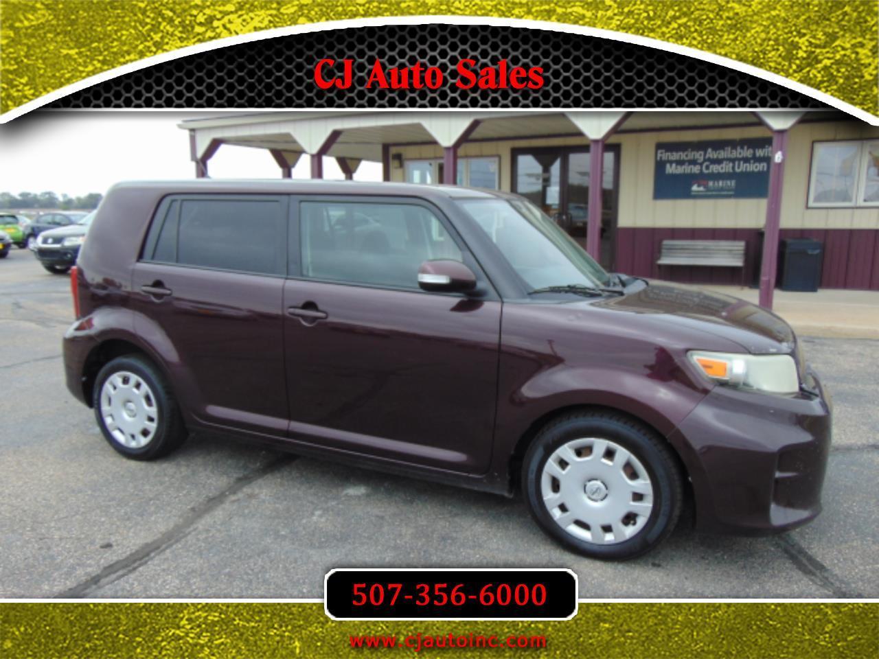Scion xB 5-Door Wagon 5-Spd MT 2011
