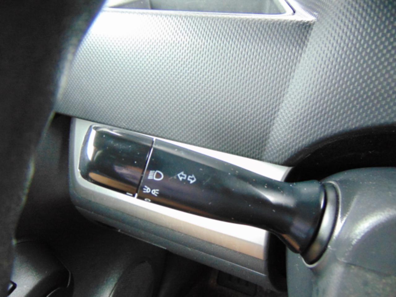 Scion xB 5-Door Wagon 5-Spd MT 2011