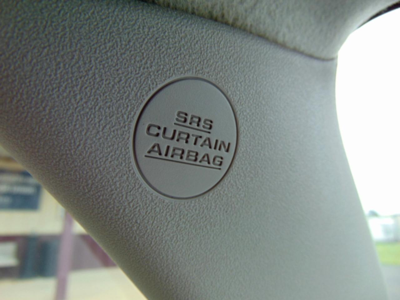 Scion xB 5-Door Wagon 5-Spd MT 2011