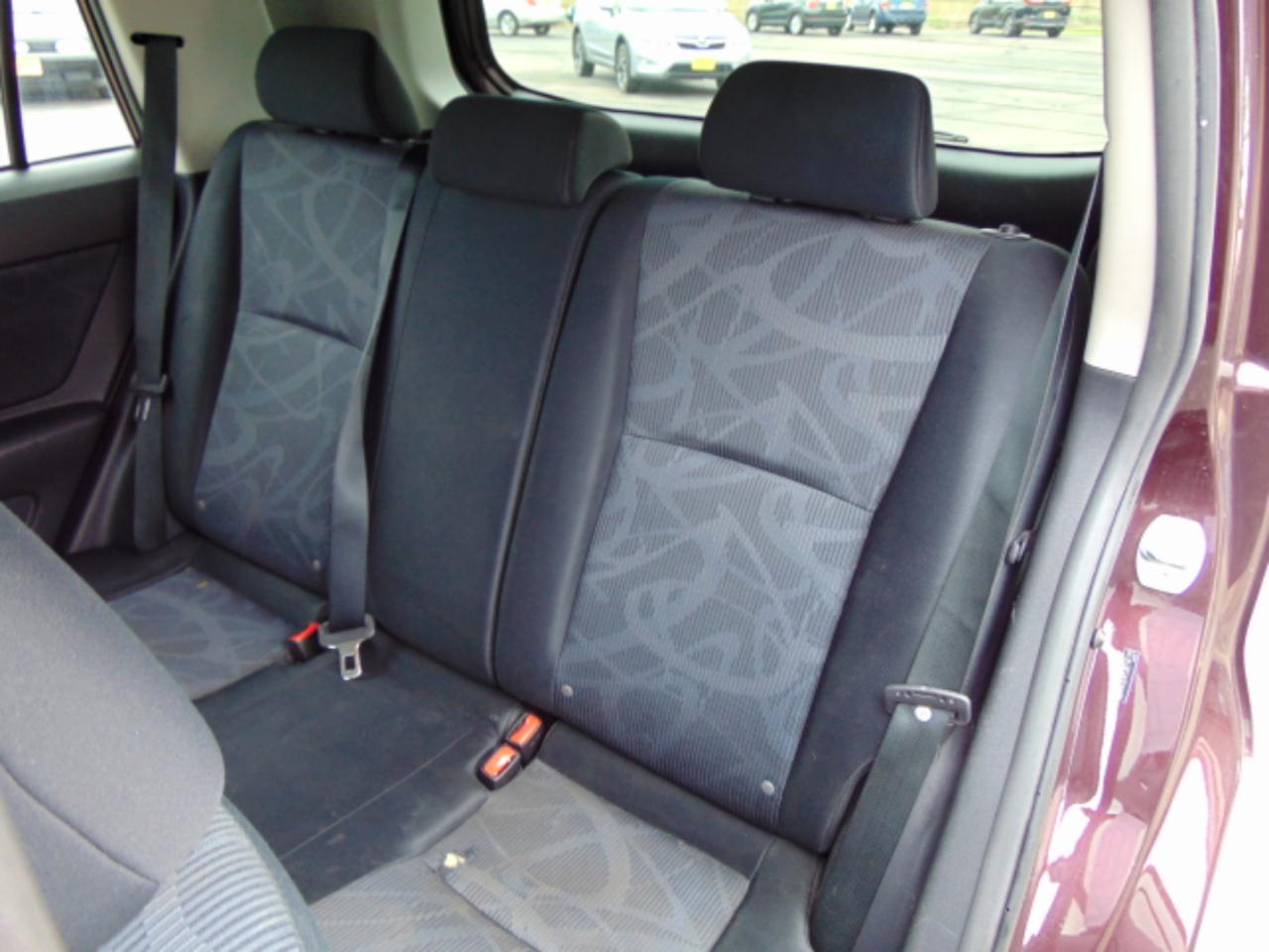 Scion xB 5-Door Wagon 5-Spd MT 2011