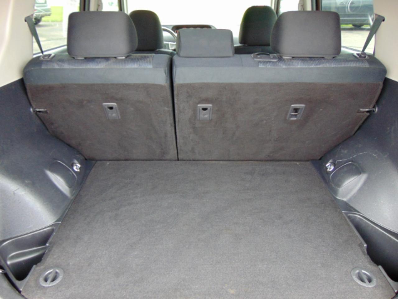 Scion xB 5-Door Wagon 5-Spd MT 2011