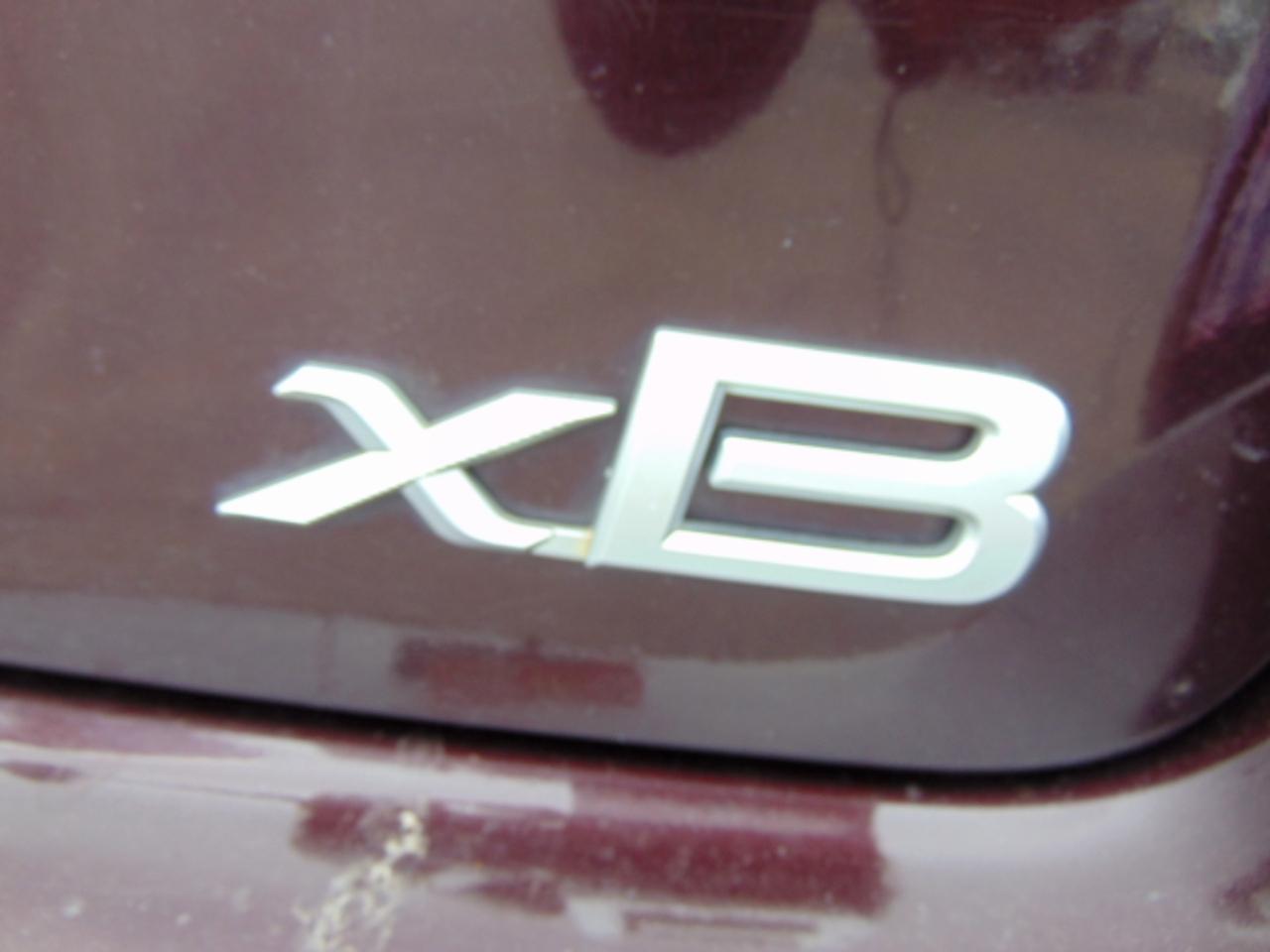 Scion xB 5-Door Wagon 5-Spd MT 2011