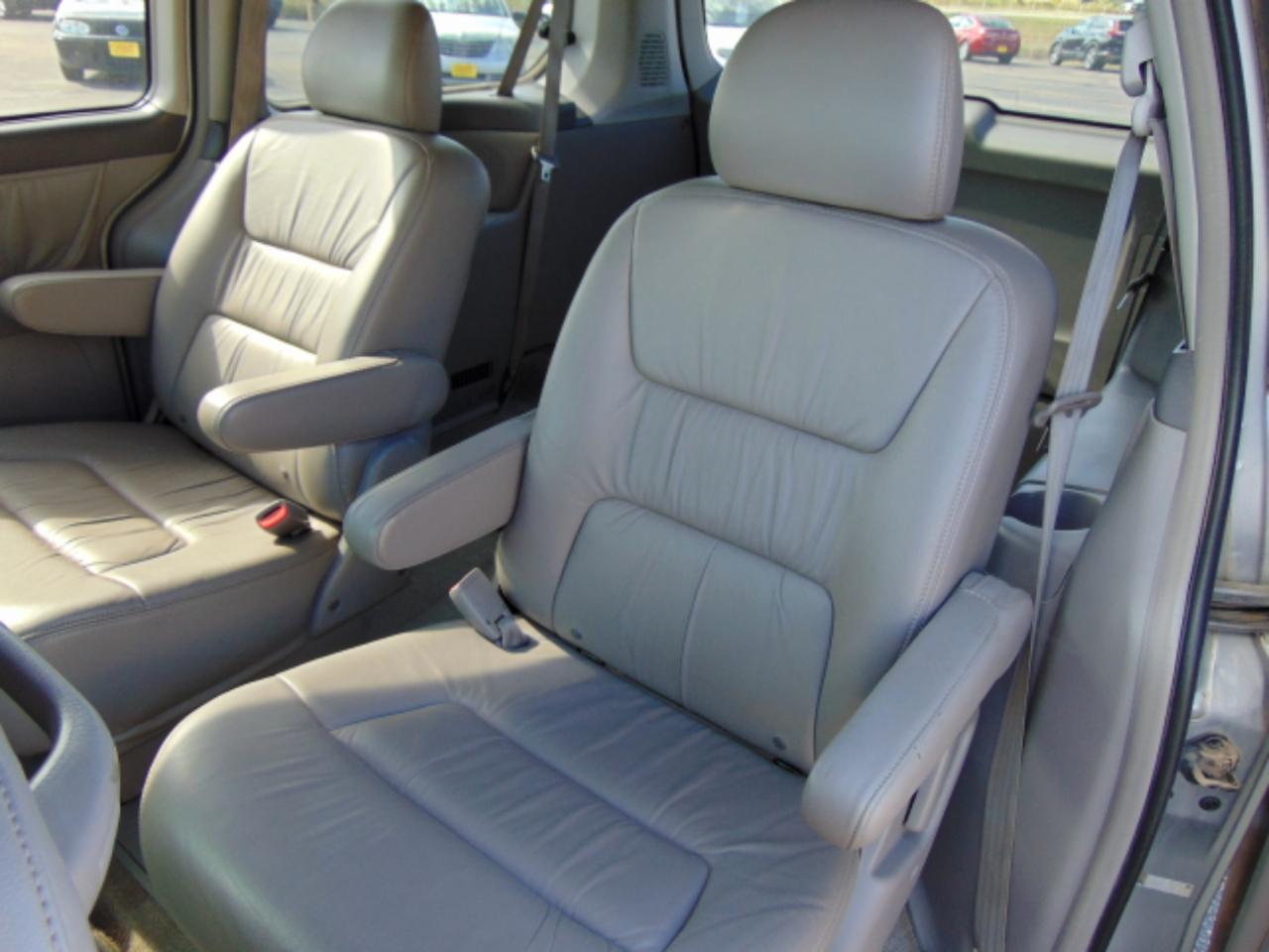 Honda Odyssey EX w/ Leather and DVD 2004