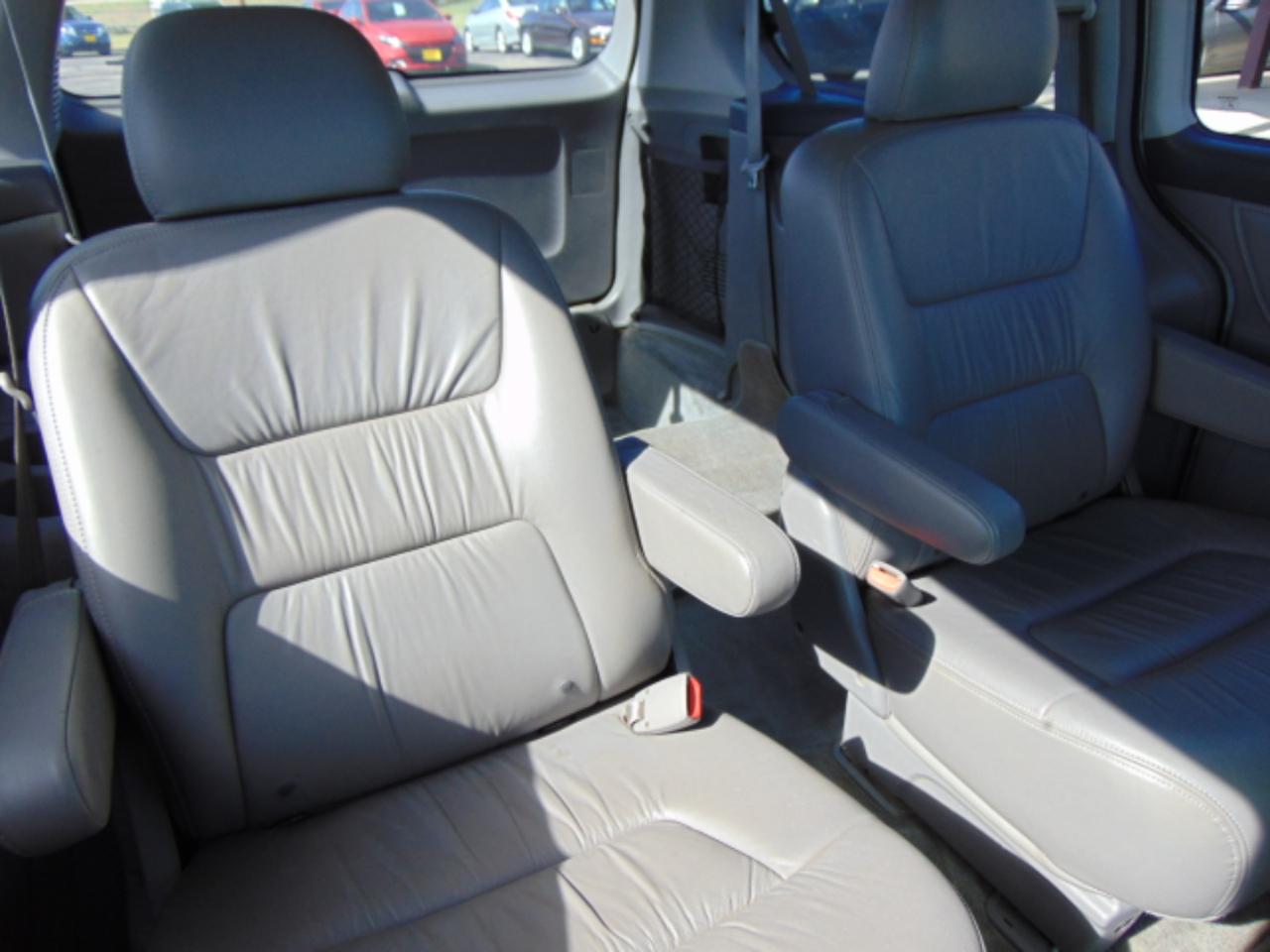 Honda Odyssey EX w/ Leather and DVD 2004