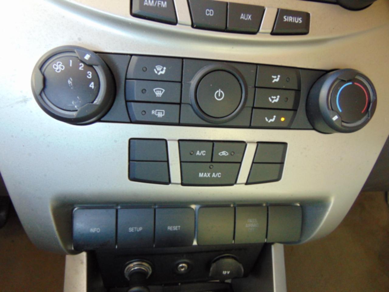 Ford Focus SE Sedan 2009