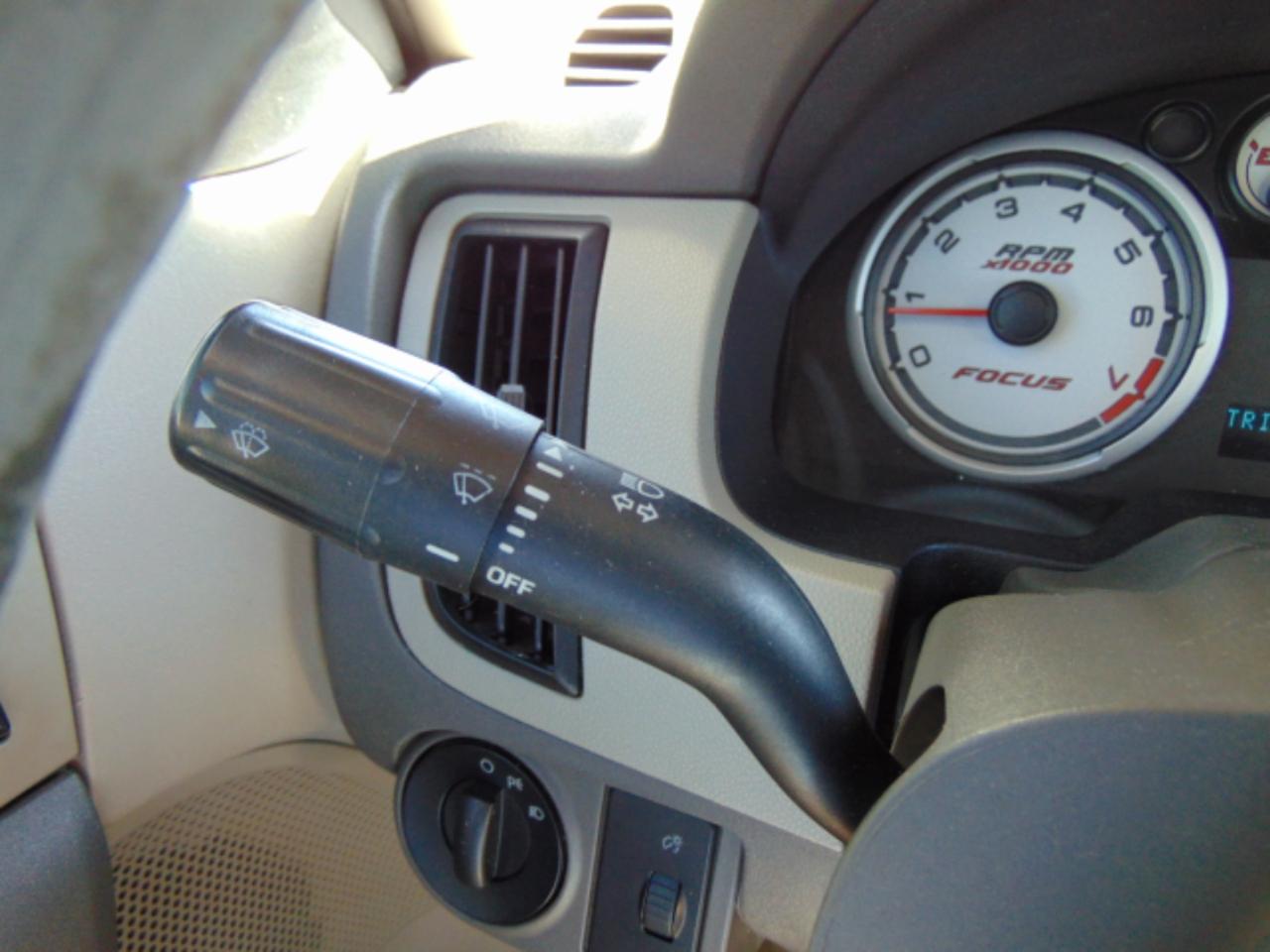 Ford Focus SE Sedan 2009
