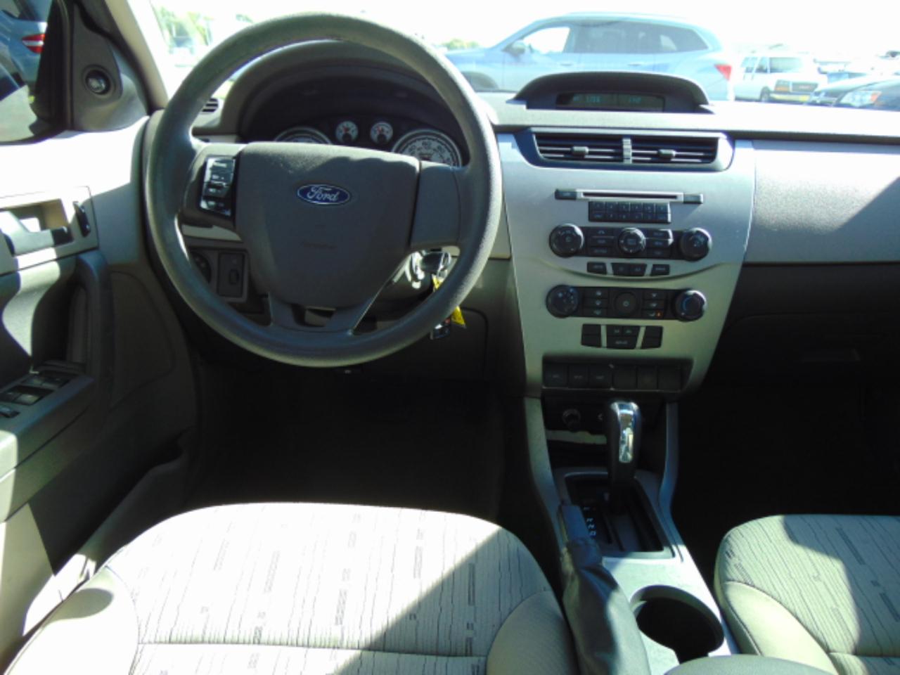 Ford Focus SE Sedan 2009