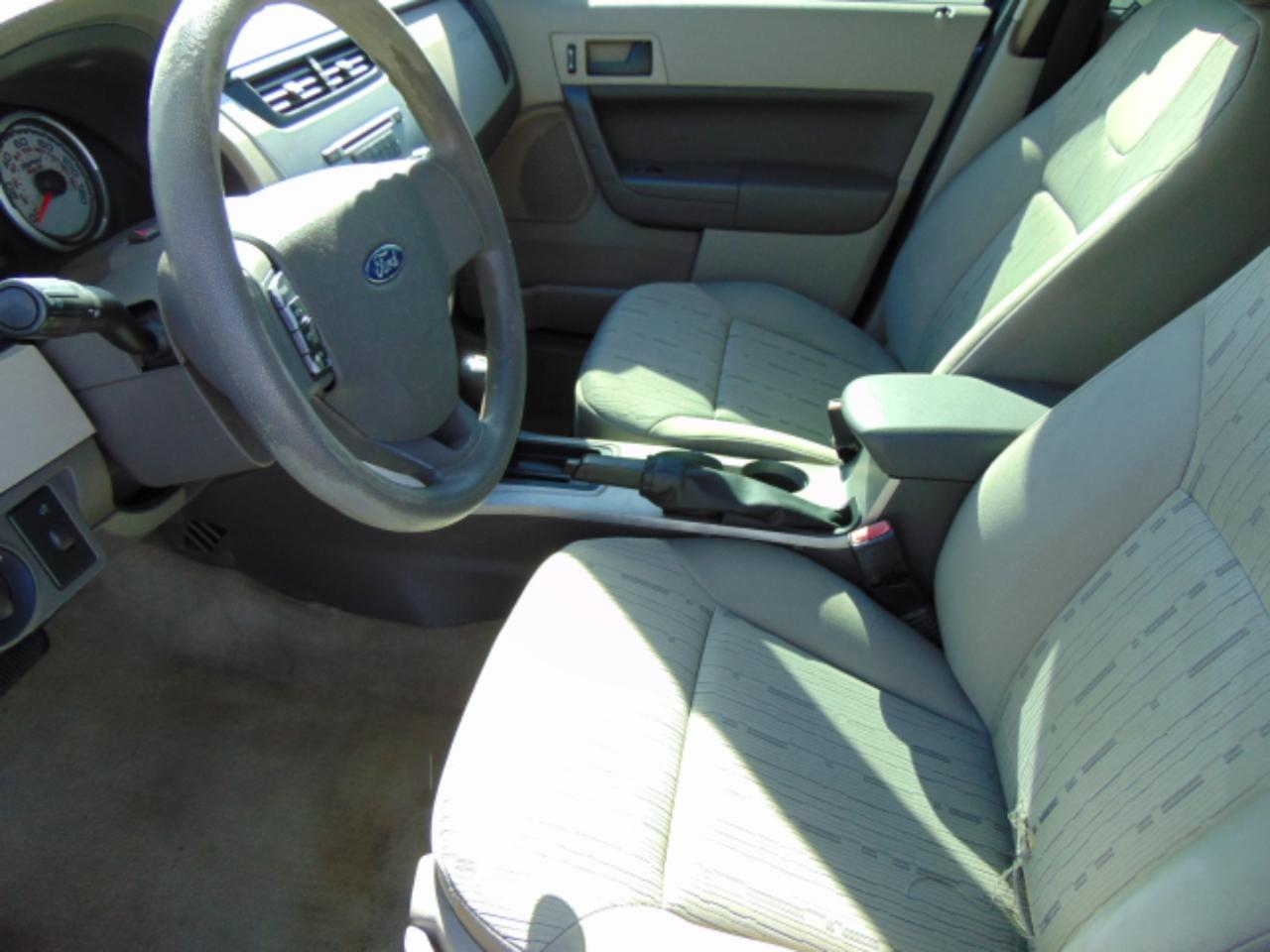 Ford Focus SE Sedan 2009