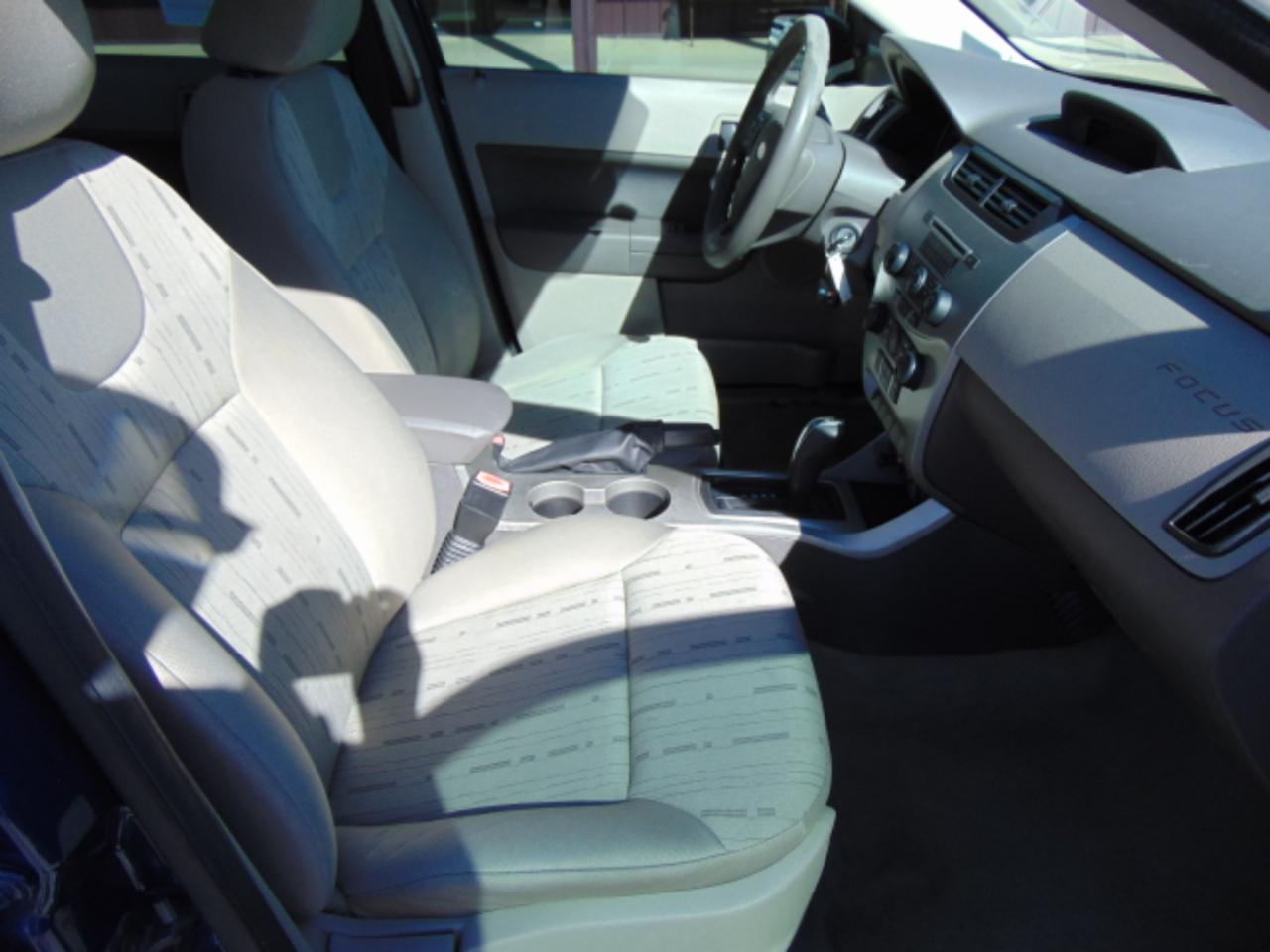 Ford Focus SE Sedan 2009