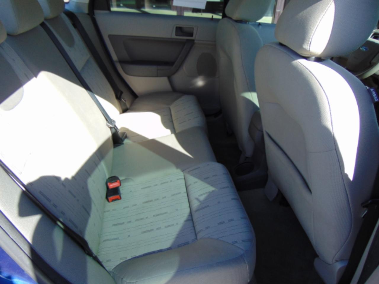 Ford Focus SE Sedan 2009