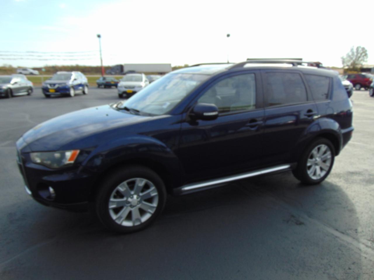 Mitsubishi Outlander SE 2WD 2011