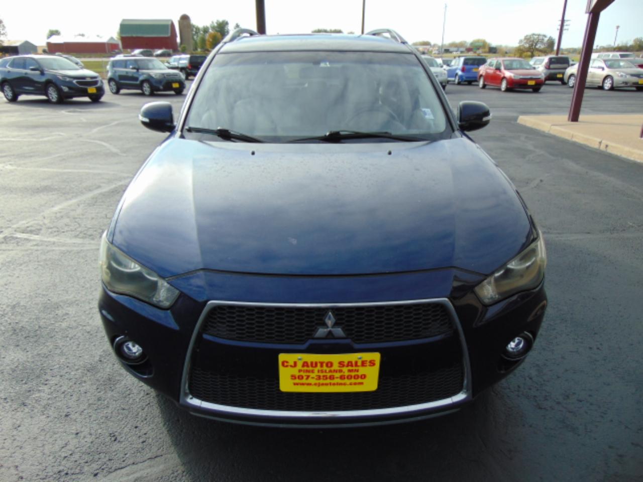 Mitsubishi Outlander SE 2WD 2011