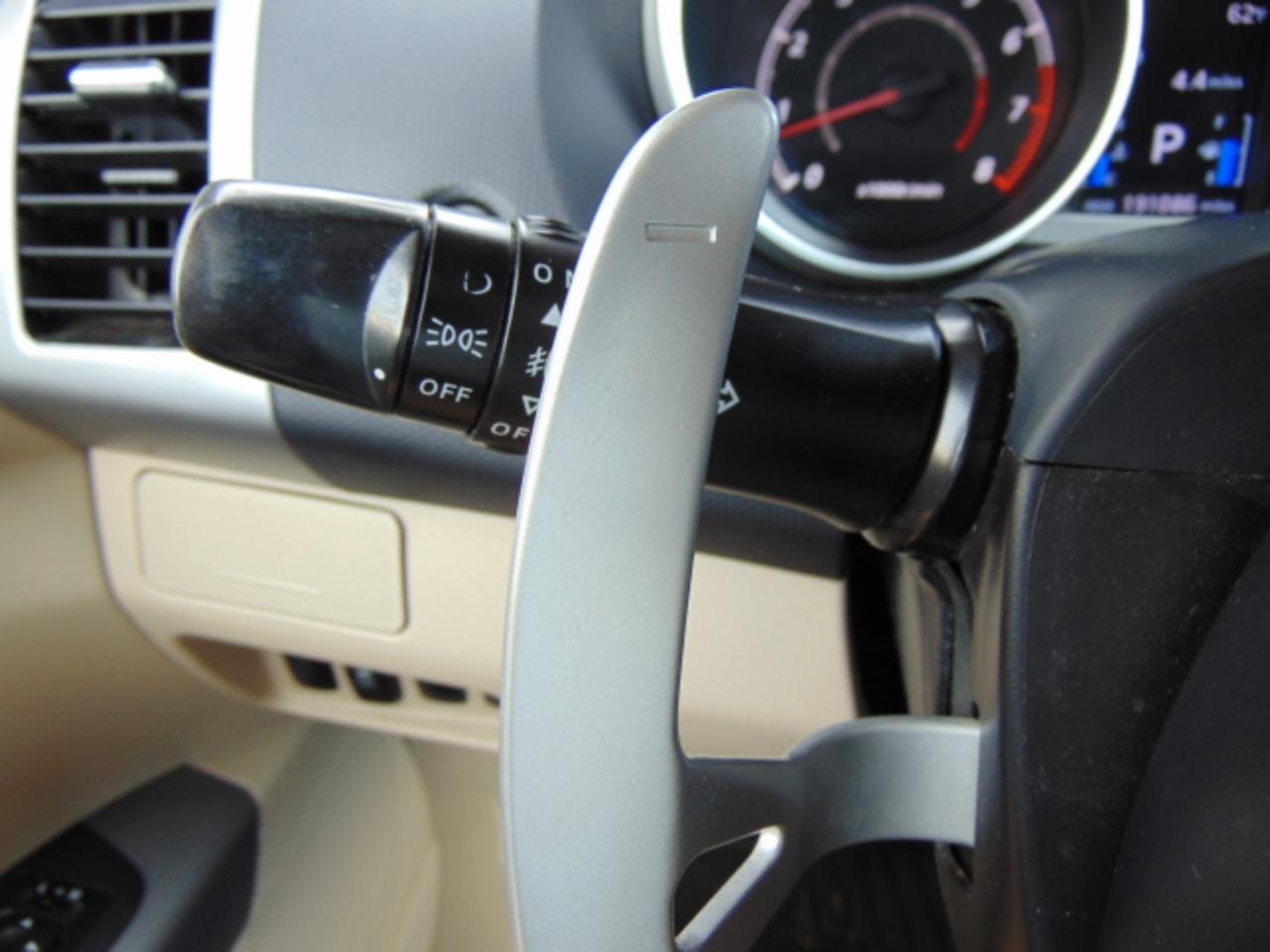 Mitsubishi Outlander SE 2WD 2011