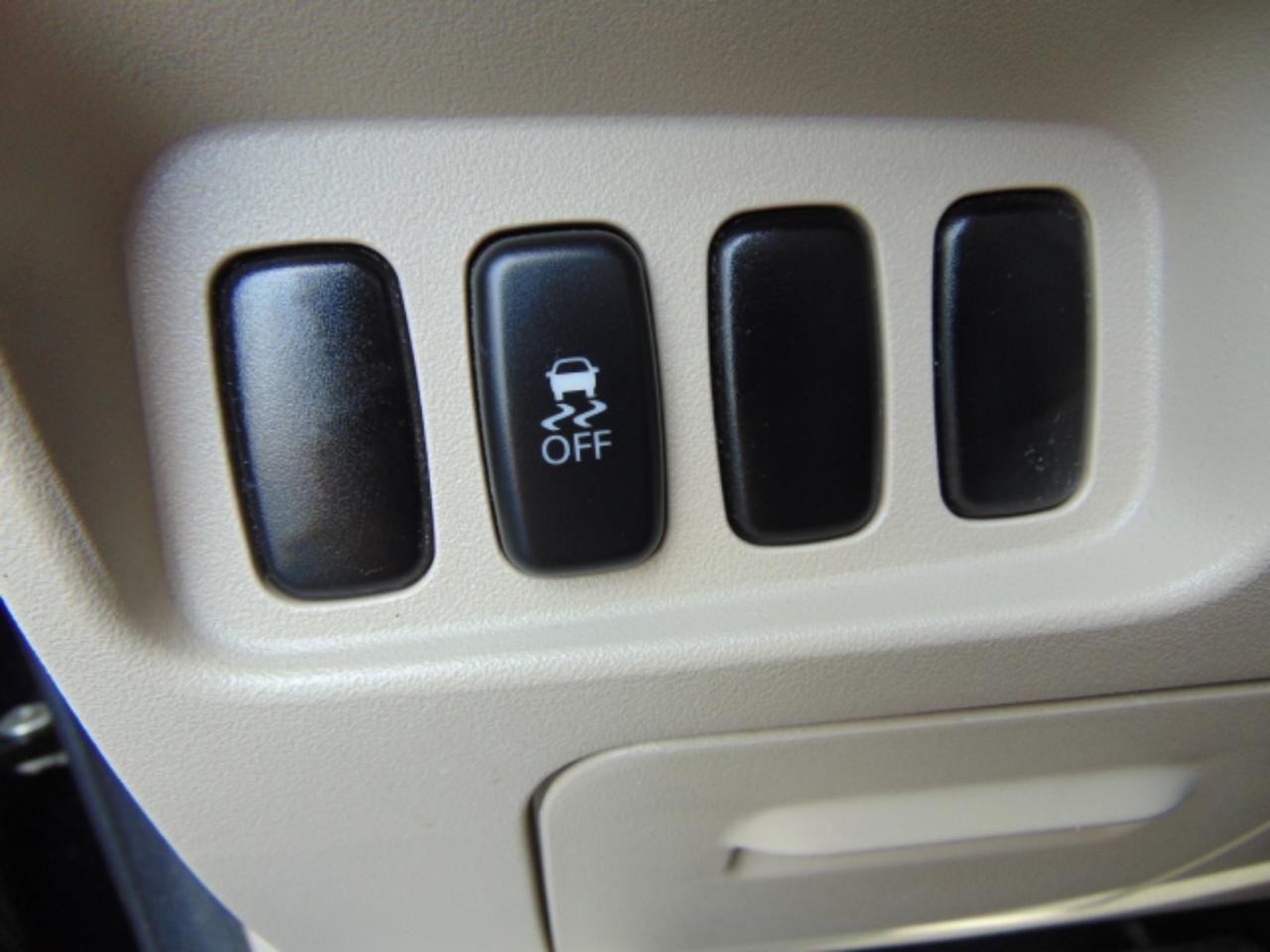 Mitsubishi Outlander SE 2WD 2011