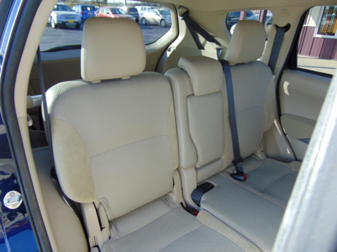 Mitsubishi Outlander SE 2WD 2011