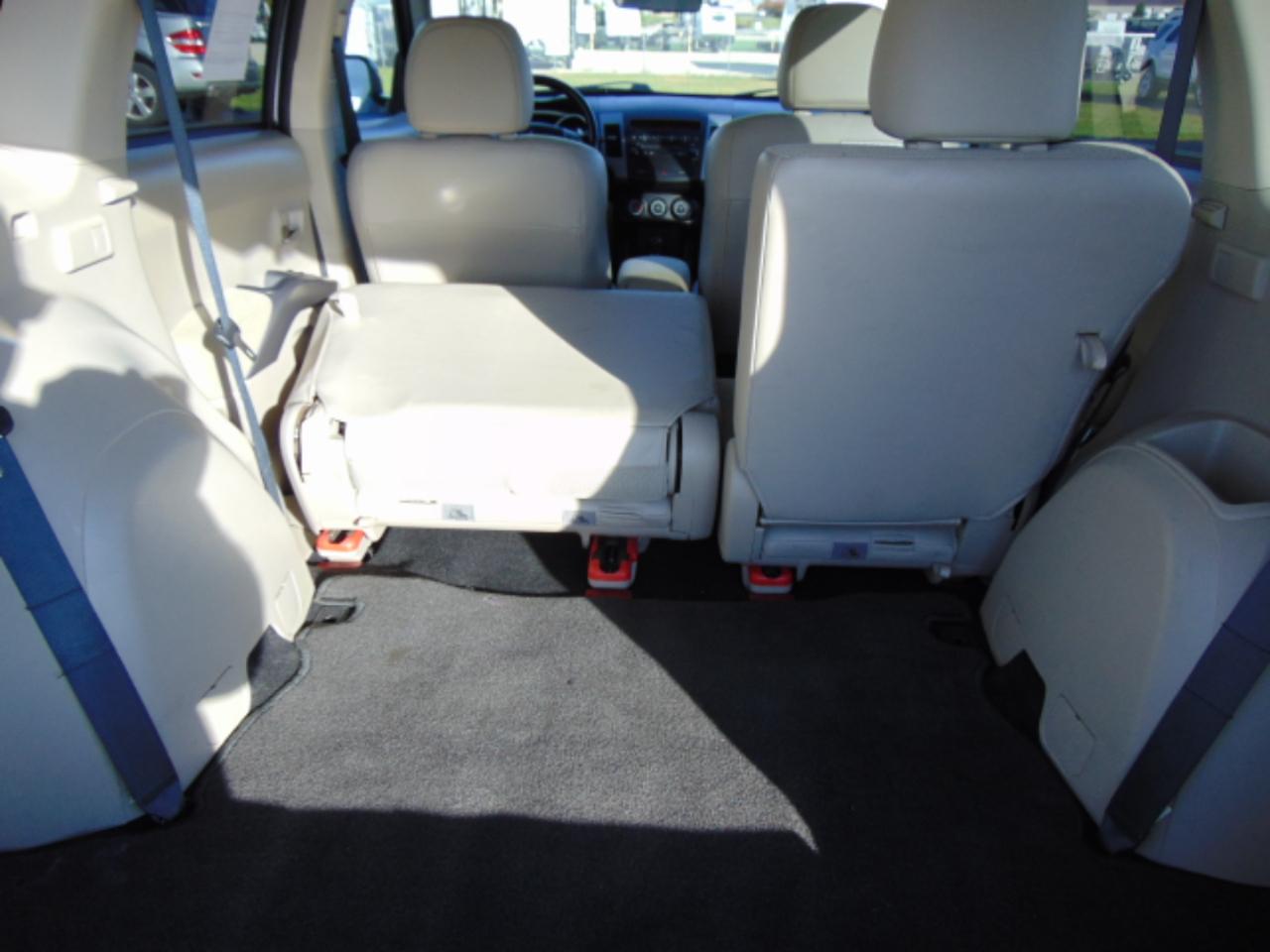 Mitsubishi Outlander SE 2WD 2011