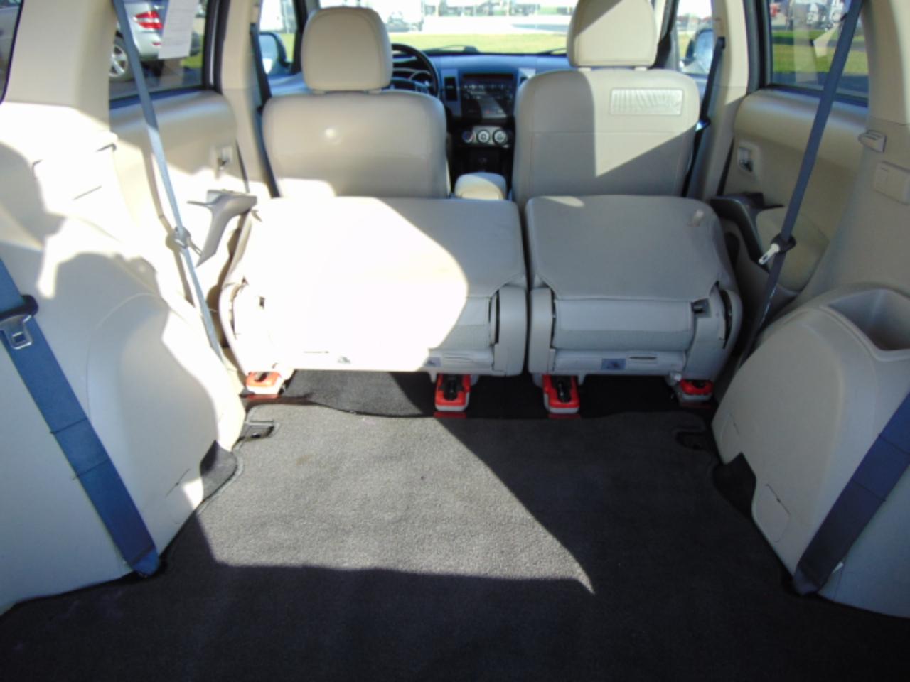 Mitsubishi Outlander SE 2WD 2011