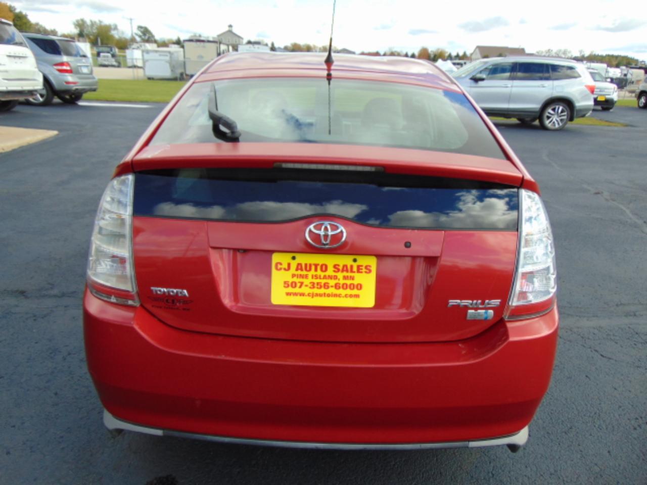 Toyota Prius photo 3