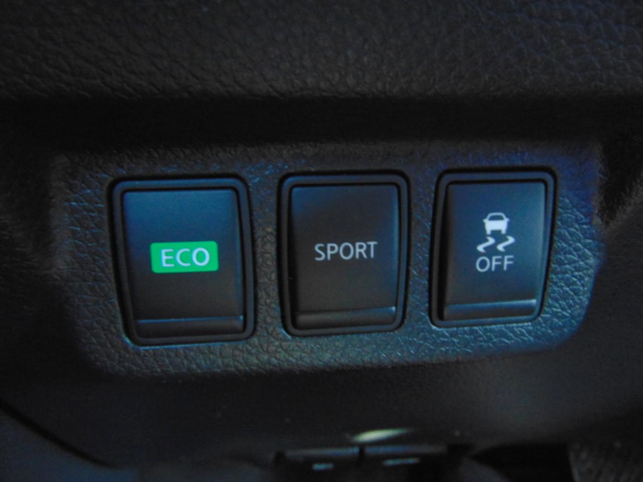 Nissan Sentra SR 4D Sedan 2014
