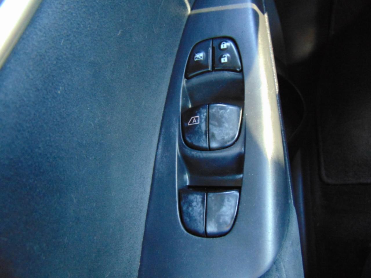 Nissan Sentra SR 4D Sedan 2014
