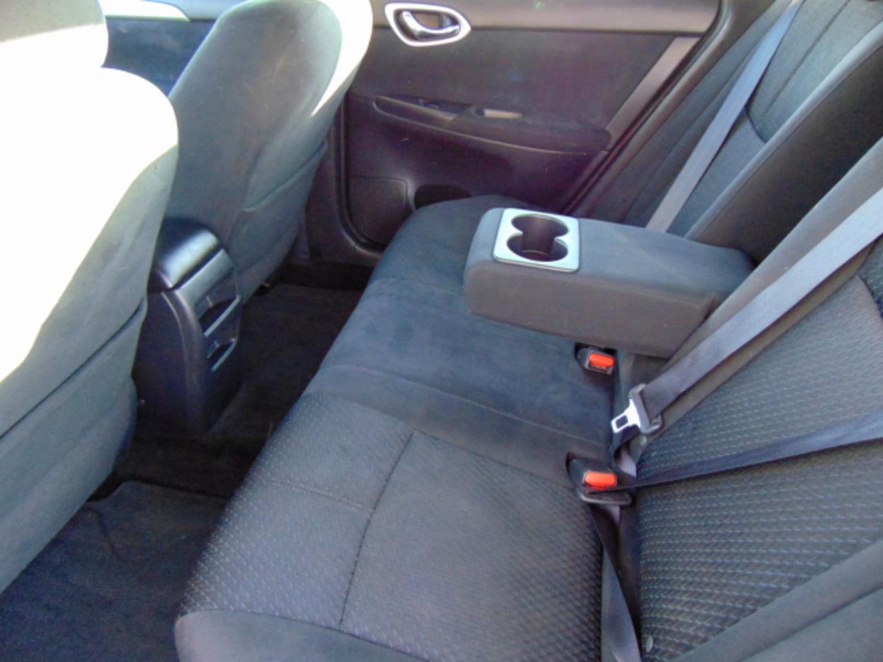 Nissan Sentra SR 4D Sedan 2014