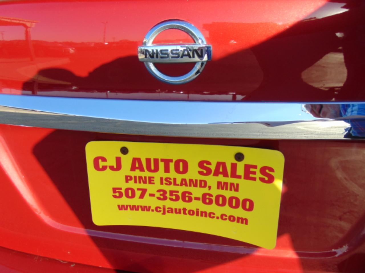 Nissan Sentra SR 4D Sedan 2014