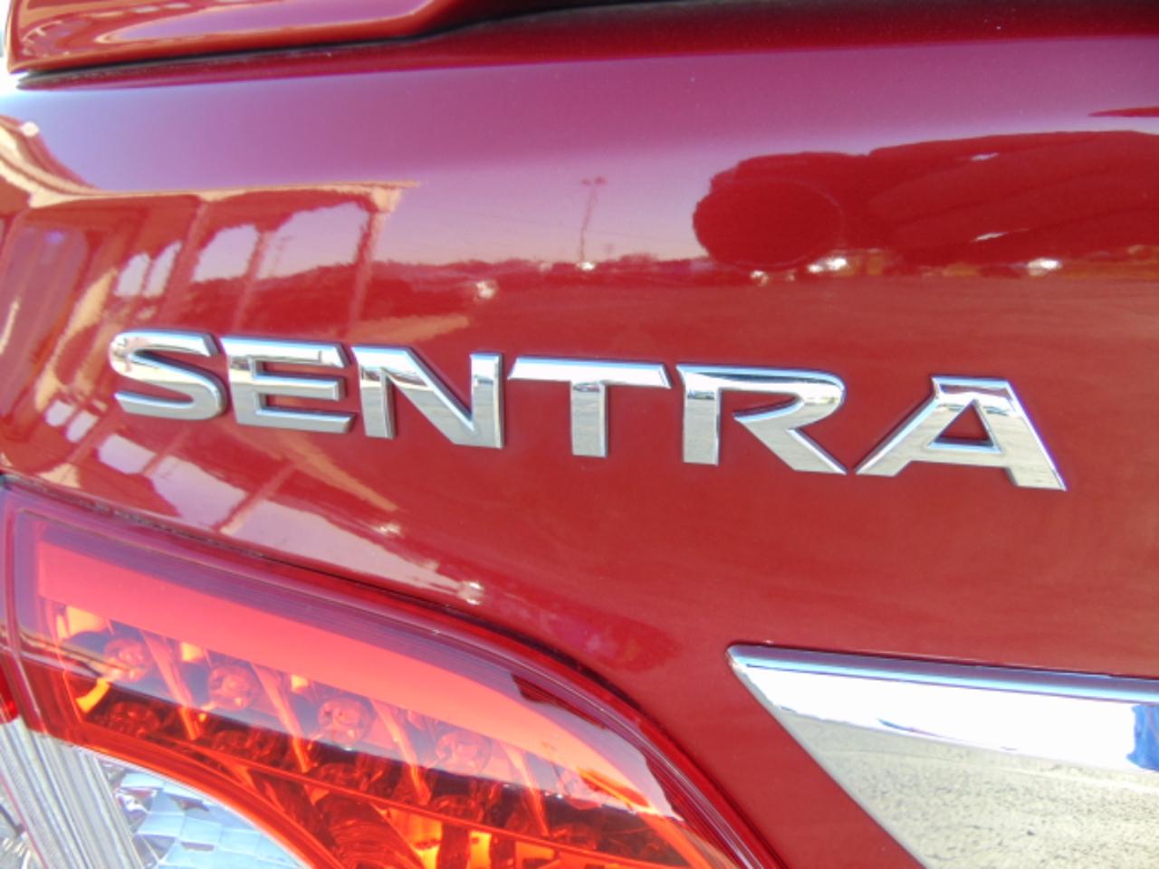 Nissan Sentra SR 4D Sedan 2014