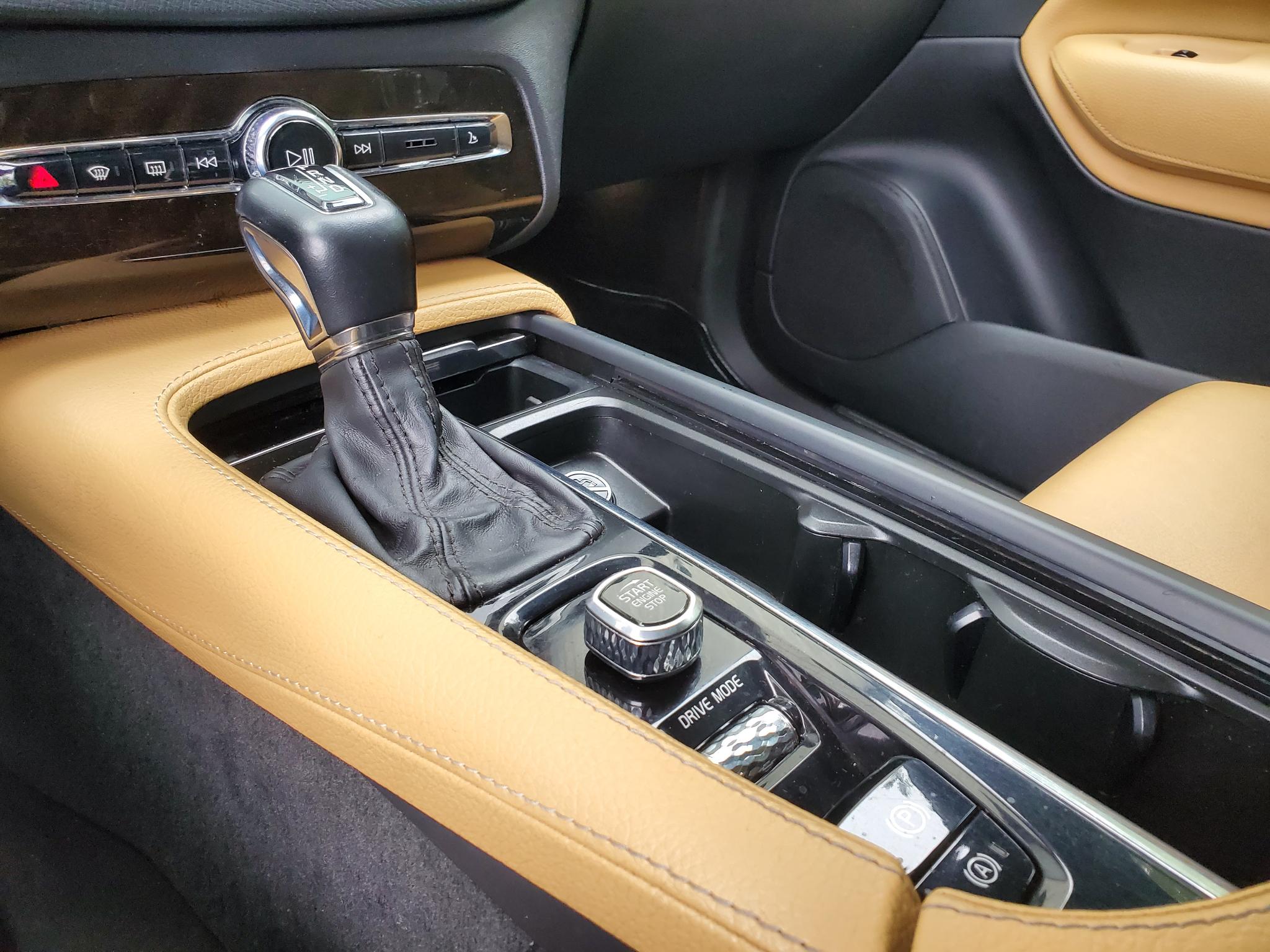 Volvo XC90 T6 AWD 7-Passenger Momentum 2018