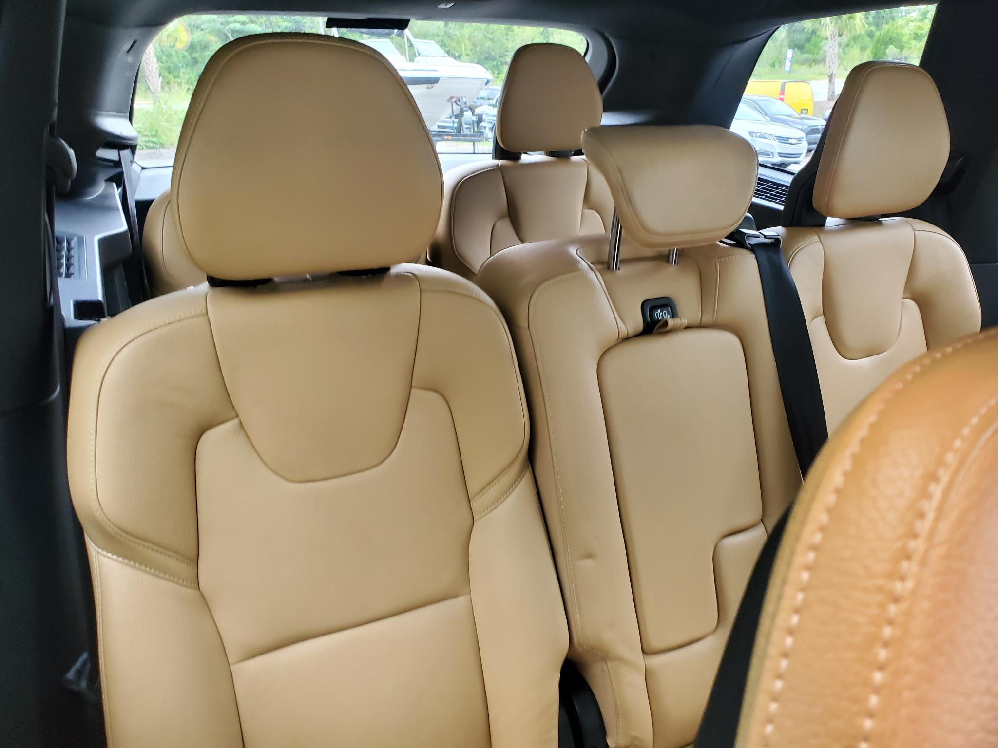 Volvo XC90 T6 AWD 7-Passenger Momentum 2018