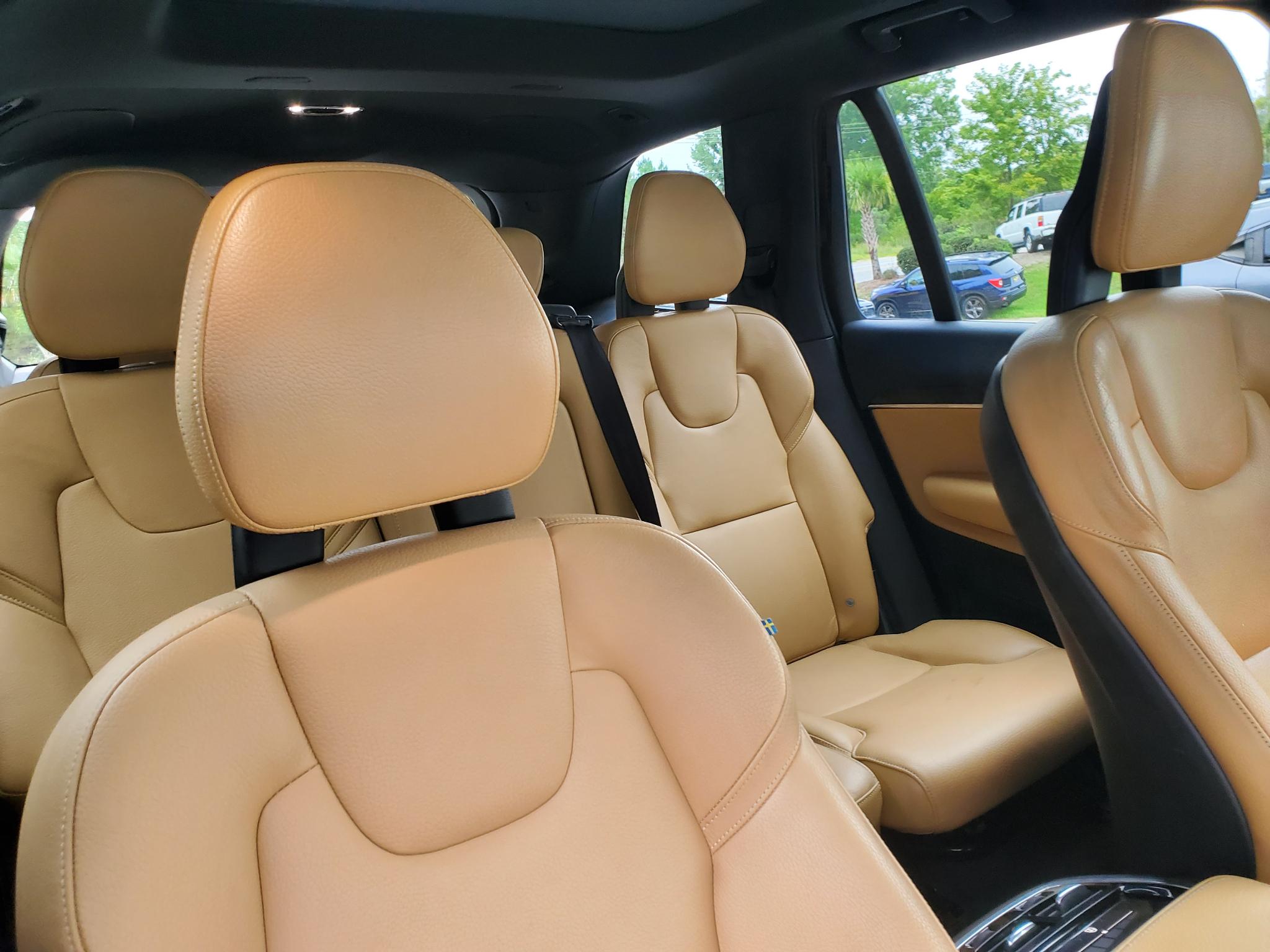 Volvo XC90 T6 AWD 7-Passenger Momentum 2018