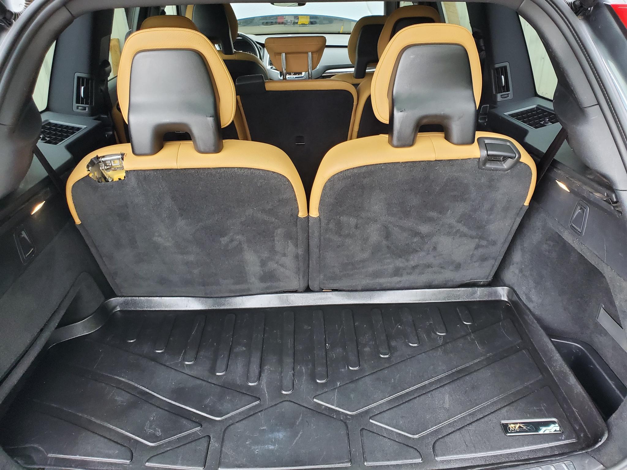 Volvo XC90 T6 AWD 7-Passenger Momentum 2018