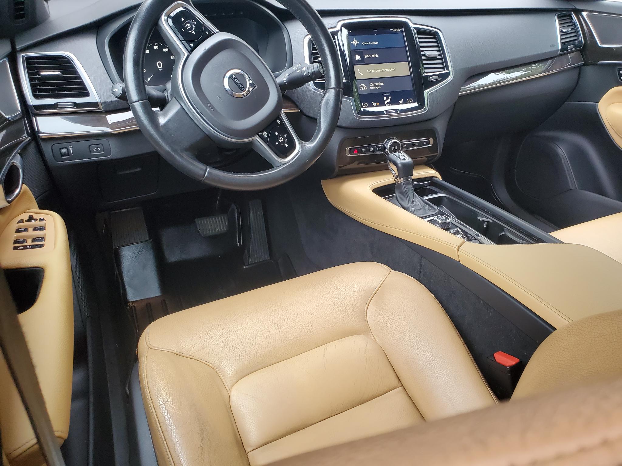 Volvo XC90 T6 AWD 7-Passenger Momentum 2018