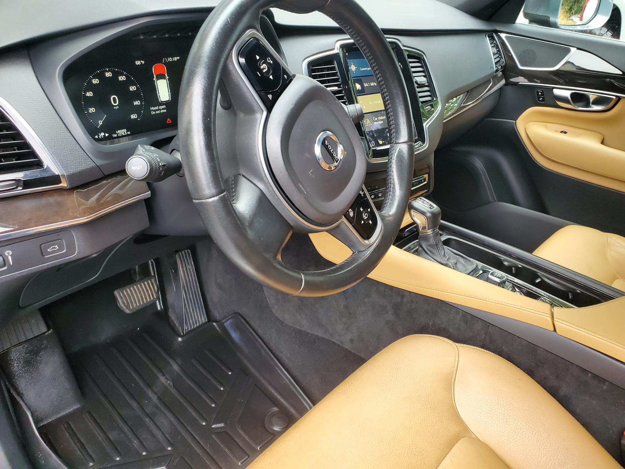 Volvo XC90 T6 AWD 7-Passenger Momentum 2018