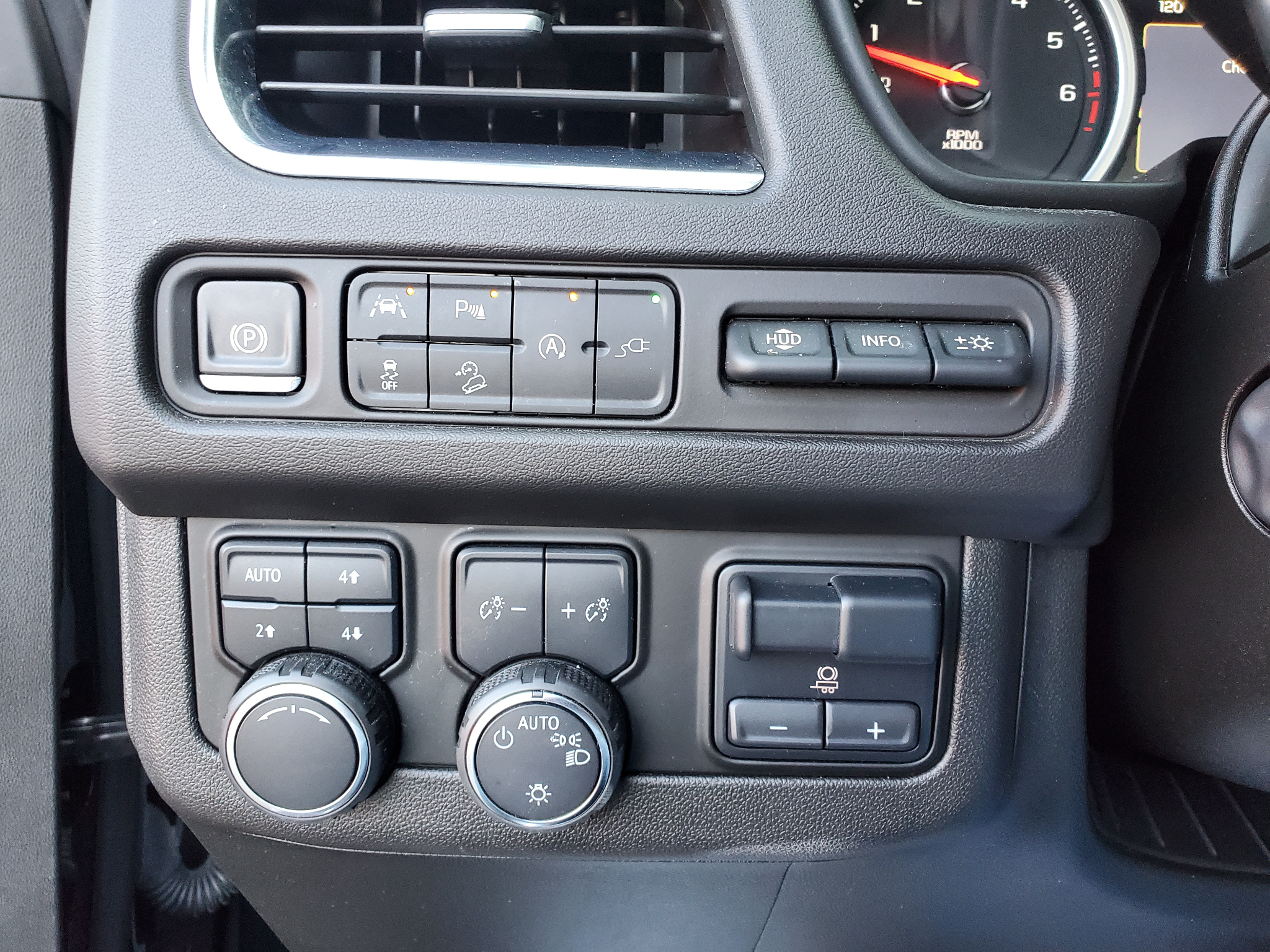 Chevrolet Tahoe  2021