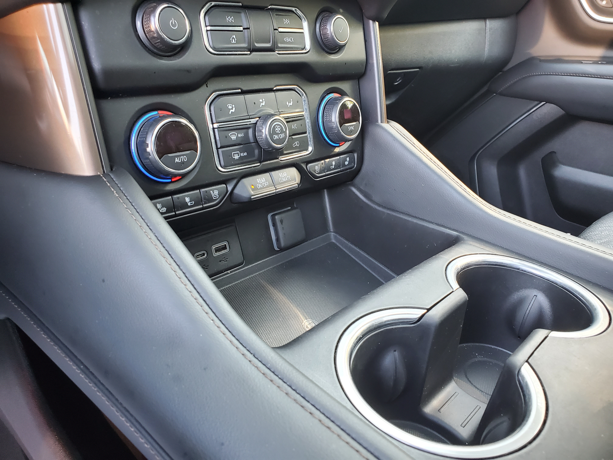 Chevrolet Tahoe  2021