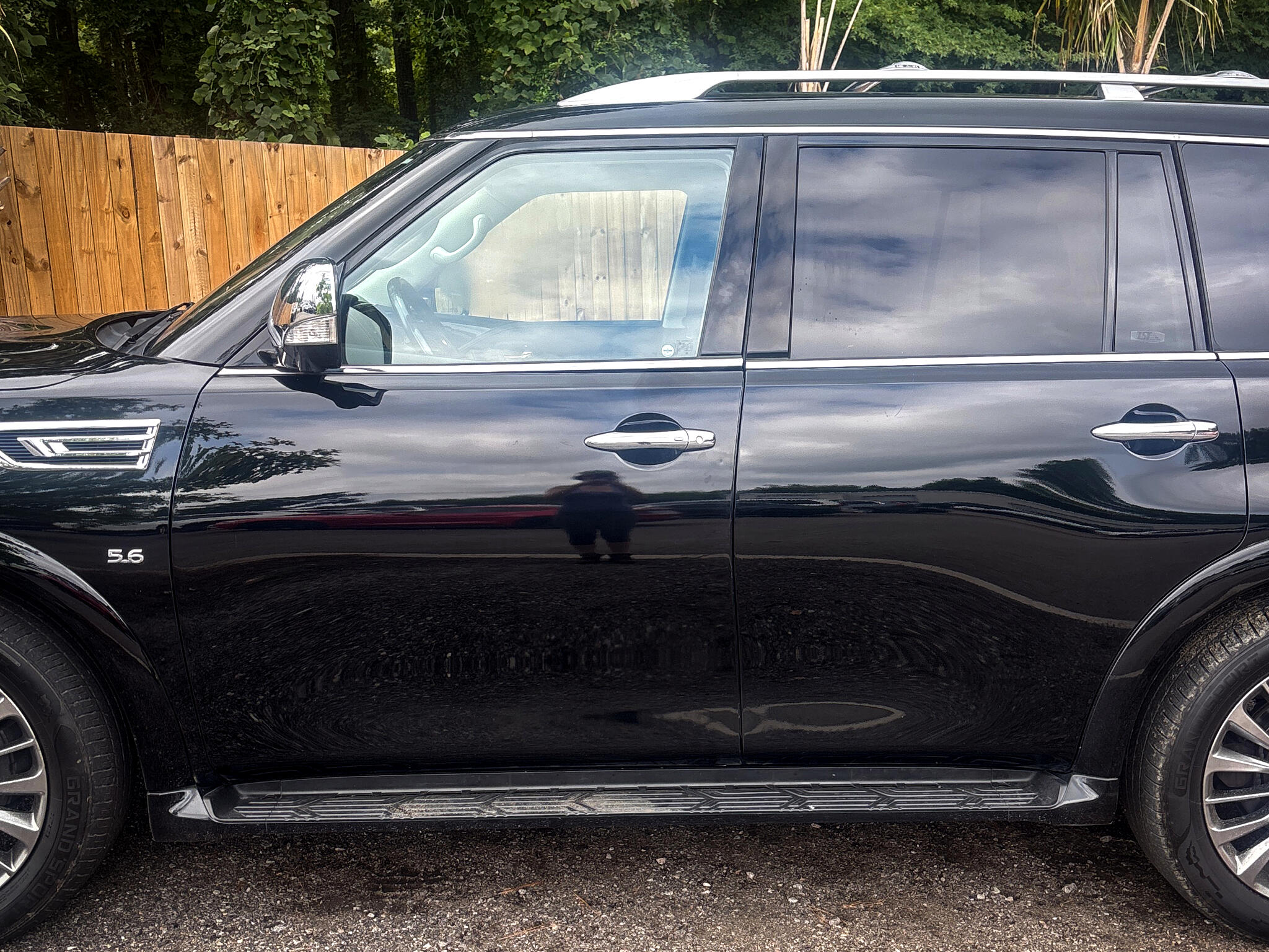 2020 Infiniti QX80 Luxe photo 5