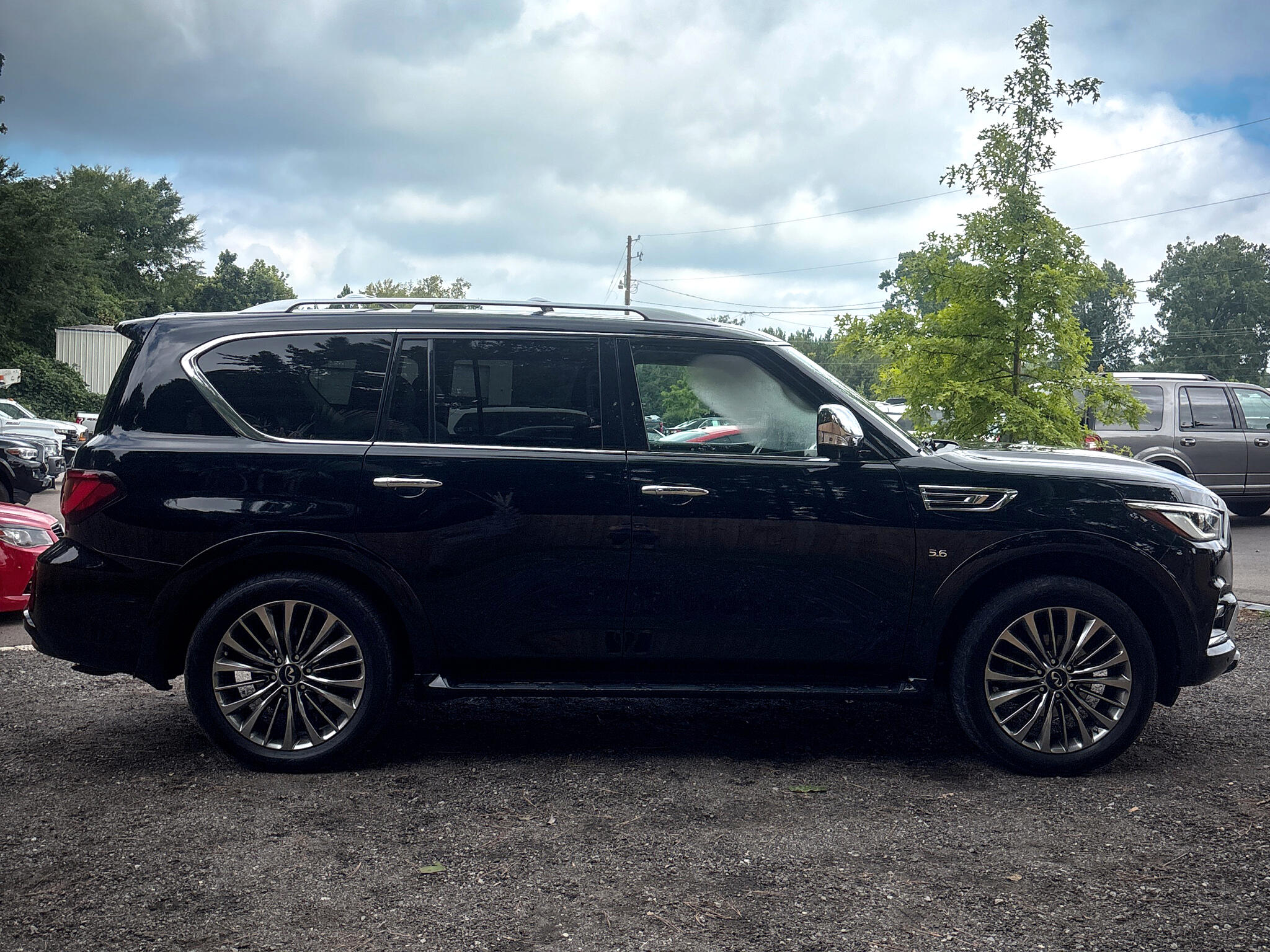 2020 Infiniti QX80 Luxe photo 18