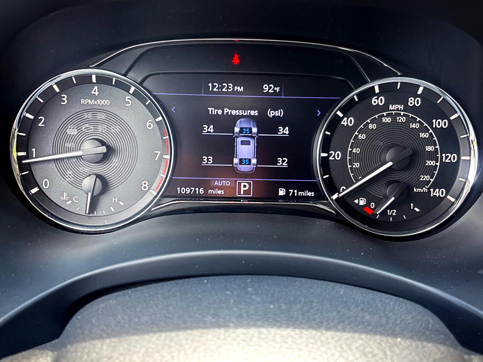 2020 Infiniti QX80 Luxe photo 28