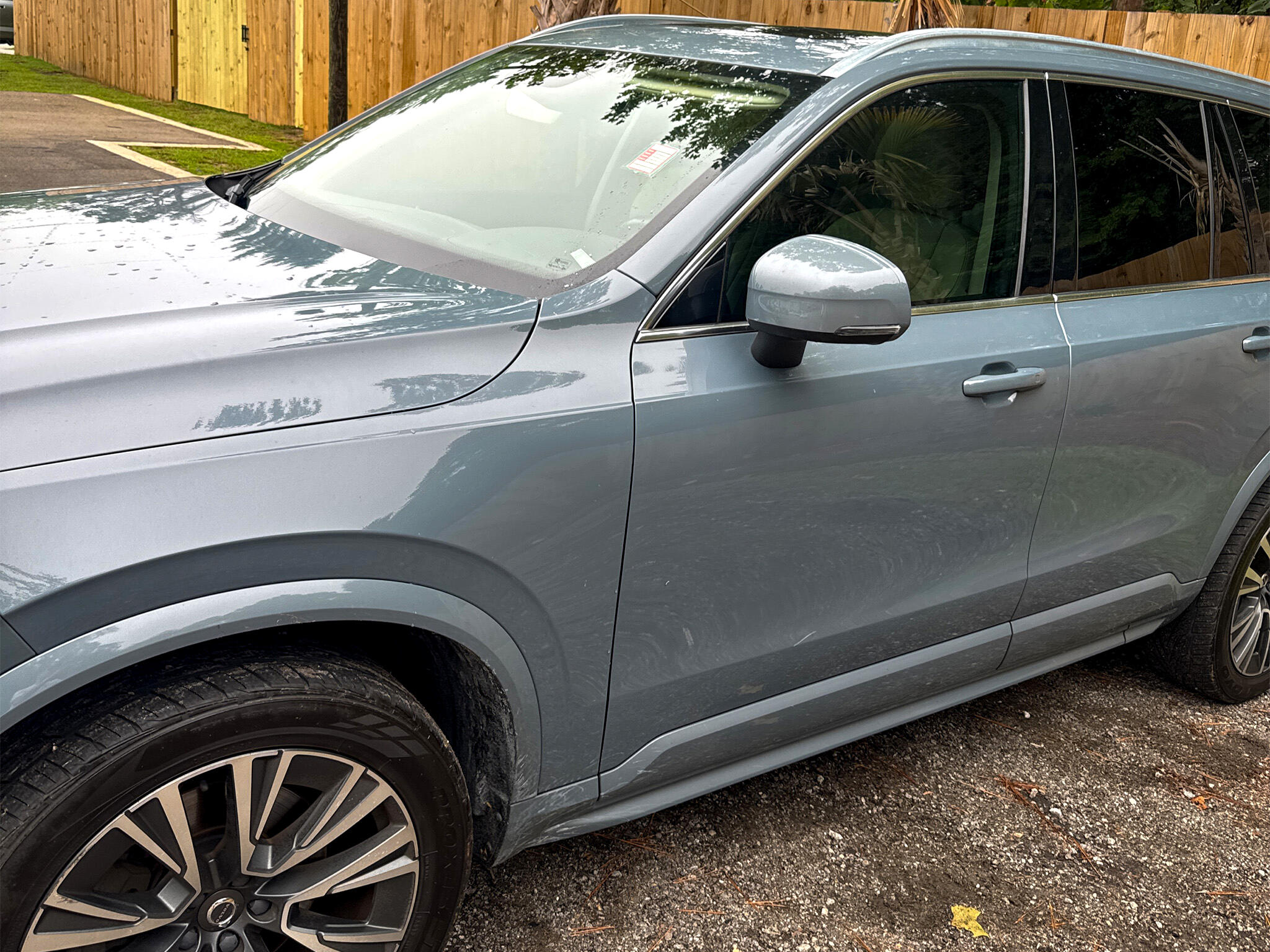 2020 Volvo XC90 T5 Momentum photo 3