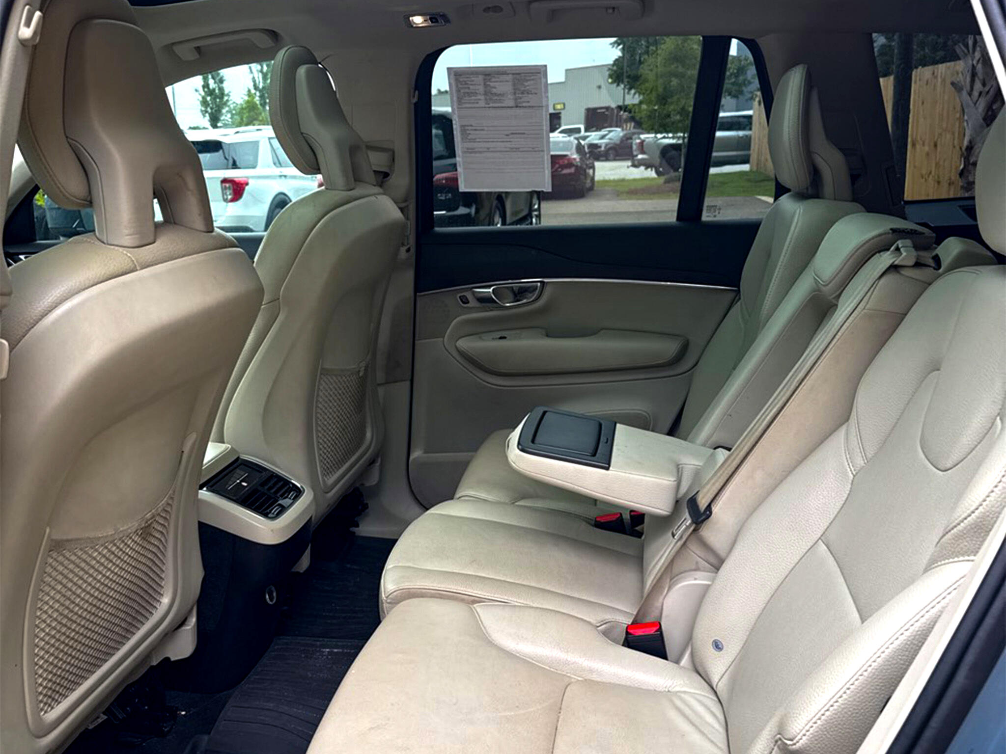 2020 Volvo XC90 T5 Momentum photo 34