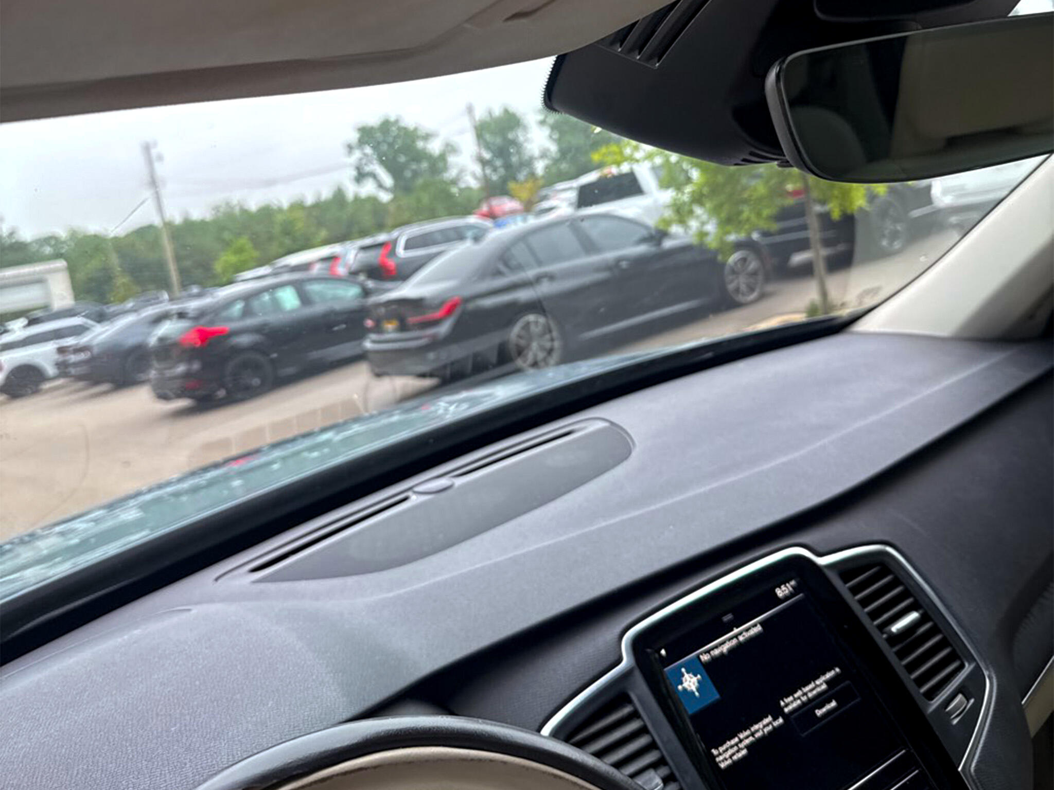2020 Volvo XC90 T5 Momentum photo 25