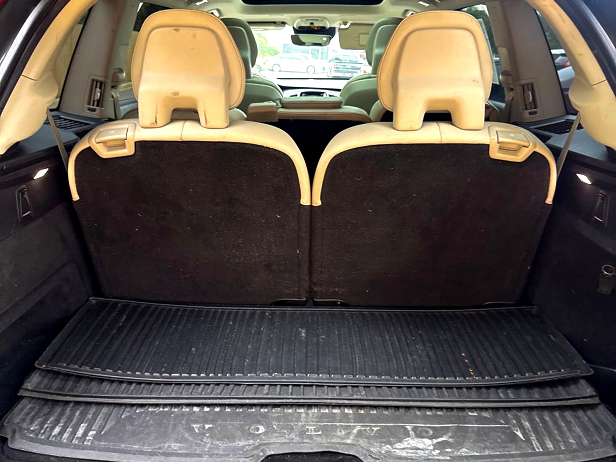 2020 Volvo XC90 T5 Momentum photo 9