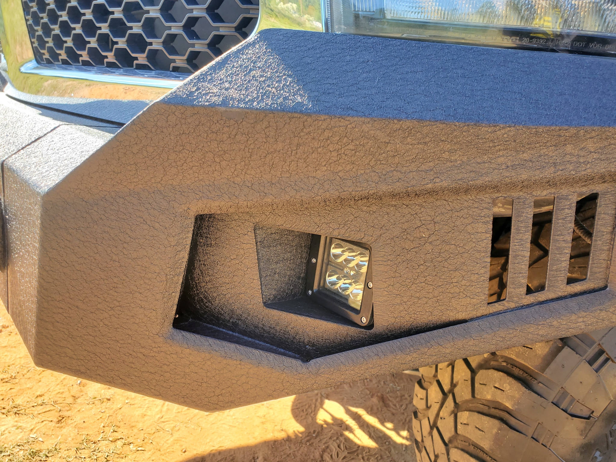 RAM 1500 4WD Crew Cab 140.5" Sport 2016